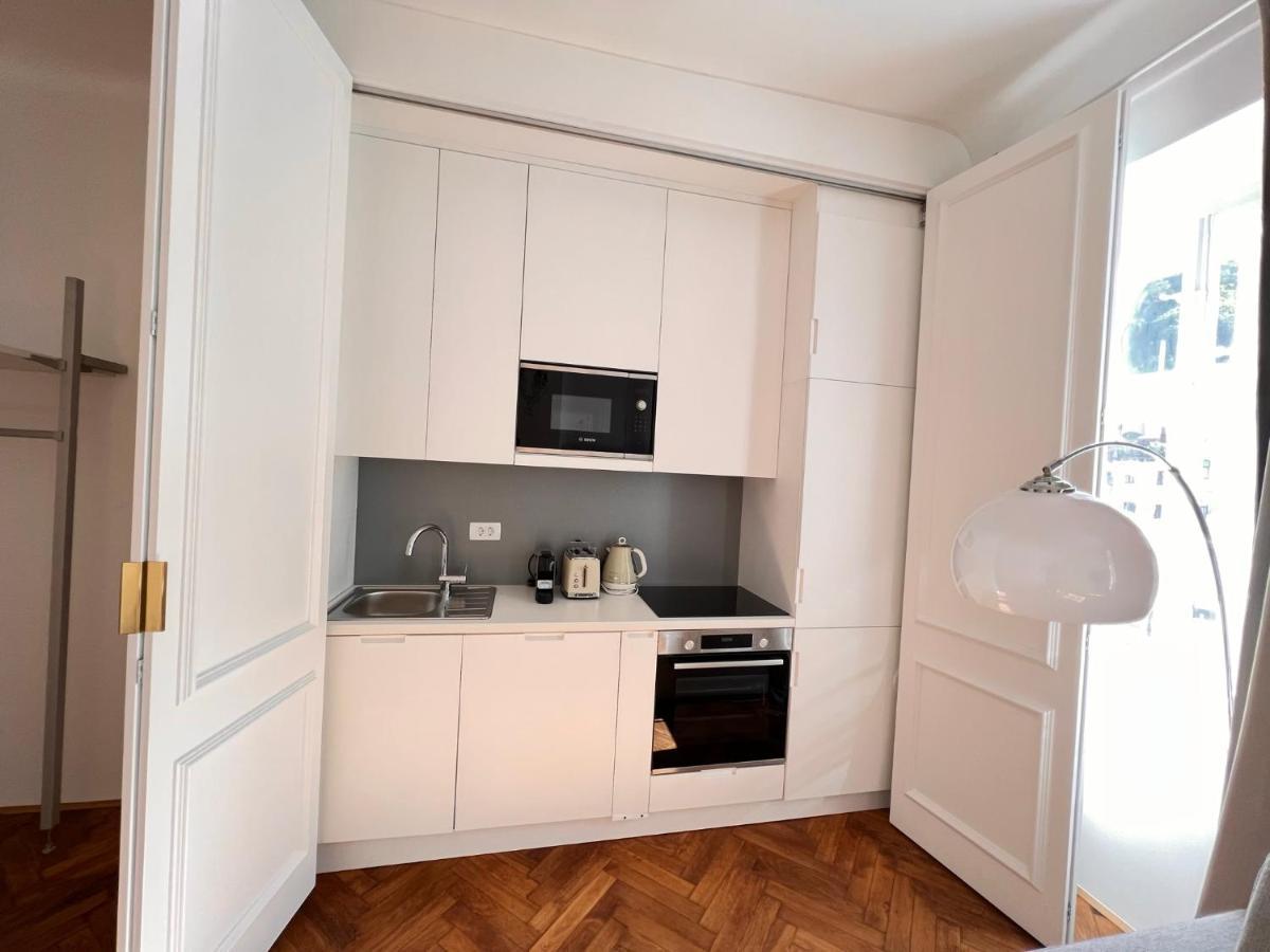Ab Ljubljana - Breg Apartments ภายนอก รูปภาพ